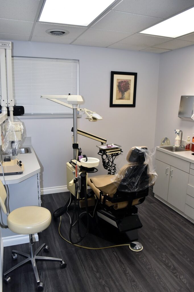 dentist, office, exam-1530917.jpg